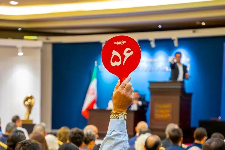 اثر ۲۵۰ میلیاردی پرویز تناولی در صدر حراج تهران